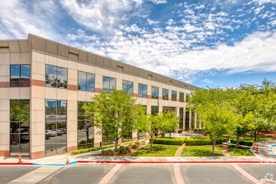 More Photos Of 3753-3993 Howard Hughes Pky, Las Vegas Unknown For Lease