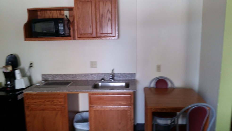 More Photos Of 3040 5th Ave S, Fort Dodge Hotel For Sale