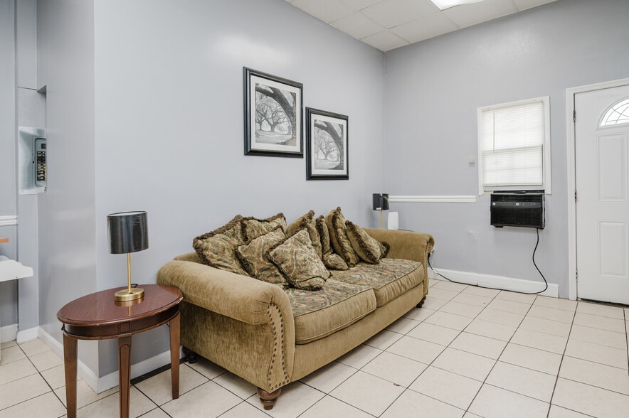 More Photos Of 2817 Bessemer Rd, Birmingham Freestanding For Sale