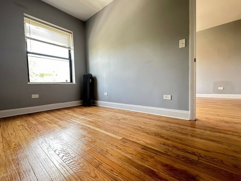 More Photos Of 7200 S Lowe Ave, Chicago Apartments For Sale