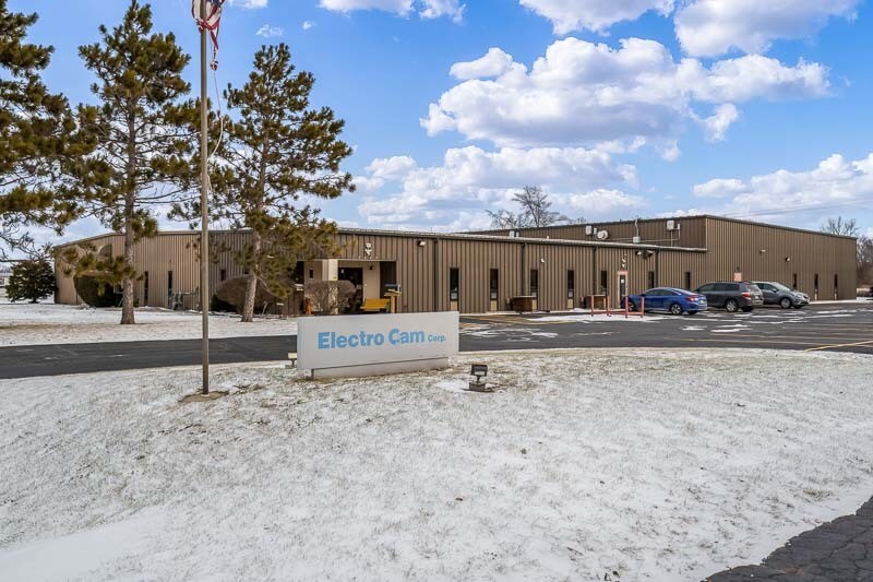 More Photos Of 13647 Metric Rd, Roscoe Industrial For Lease