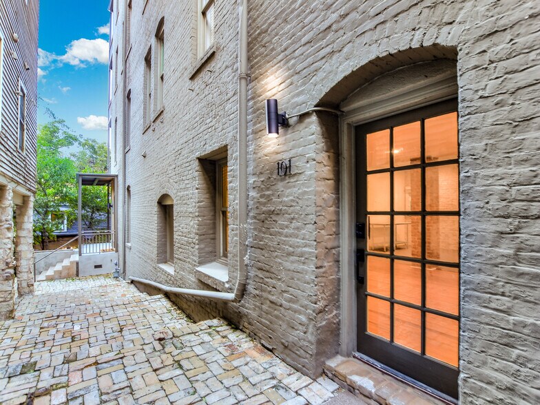 Primary Photo Of 502 W 7th St, Austin Loft Creative Space For Lease