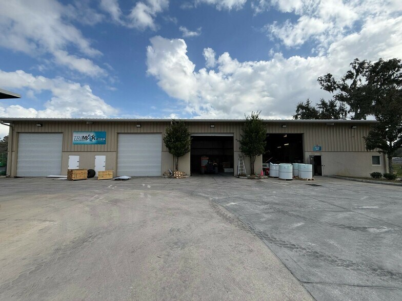 More Photos Of 2502 N Frontage Rd, Plant City Warehouse For Lease