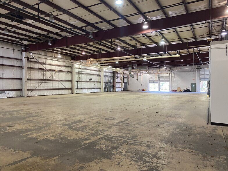More Photos Of 1920 Cypress Lake Dr, Orlando Manufacturing For Lease