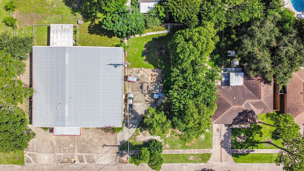 More Photos Of 1407 Blackburn Dr, Pasadena Office For Sale