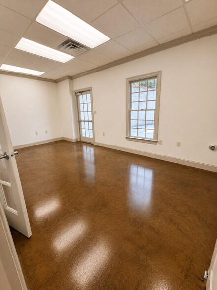 More Photos Of 1000 Southlake Park, Birmingham Office Residential For Sale