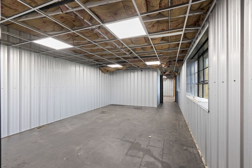 More Photos Of 1080 S Beckett St, Columbia Warehouse For Sale