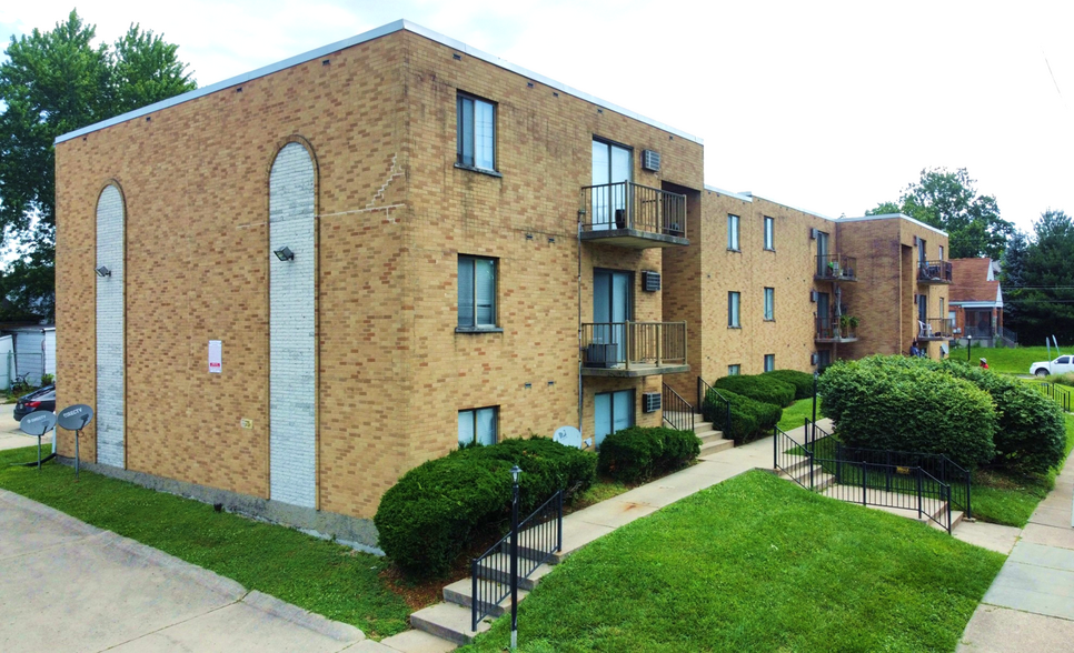 Primary Photo Of 3204 Mozart Ave, Cincinnati Apartments For Sale