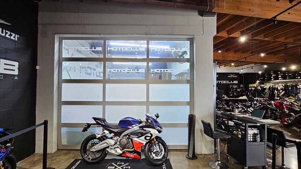 More Photos Of 2011-2013 Lincoln Blvd, Santa Monica General Retail For Sale