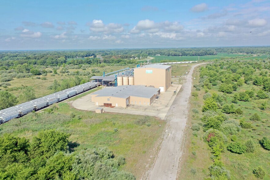More Photos Of 1439 Cutler Trico Road, Cutler Industrial For Lease