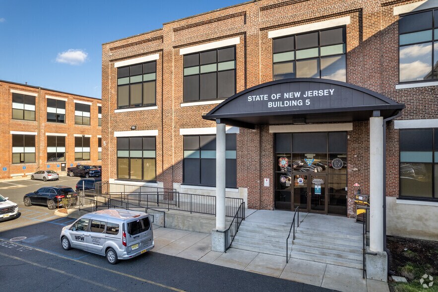 More Photos Of 171 Jersey St, Trenton Office For Lease