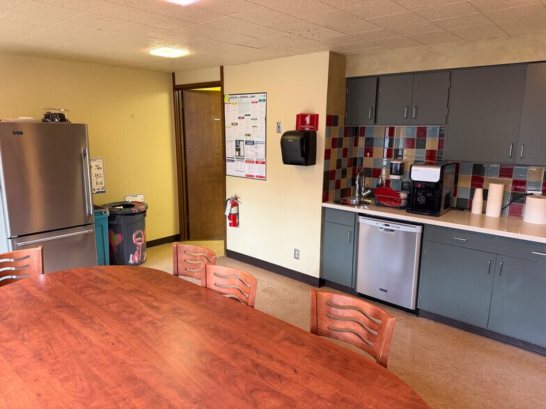 More Photos Of 11104 SE Stark St, Portland Medical For Sale