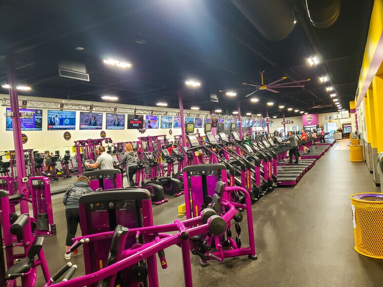 More Photos Of 1050-1056 S Bishop Ave, Rolla Storefront For Sale