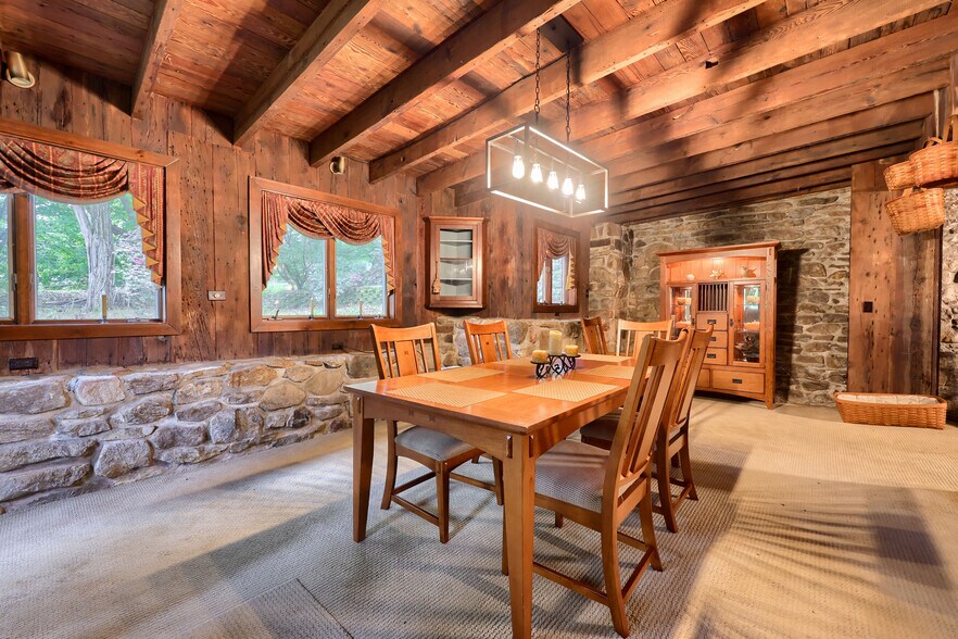 More Photos Of 9043 Mountain Rd, Alburtis Office Residential For Sale