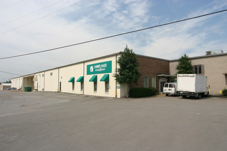 More Photos Of 2611-2615 Grandview Ave, Nashville Distribution For Lease