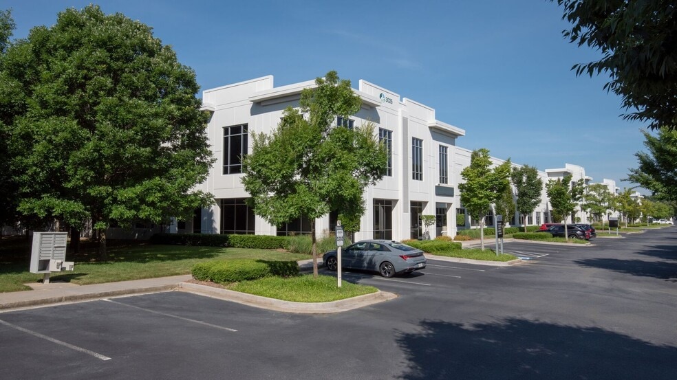 More Photos Of 3025 Chastain Meadows Pkwy, Marietta Warehouse For Lease