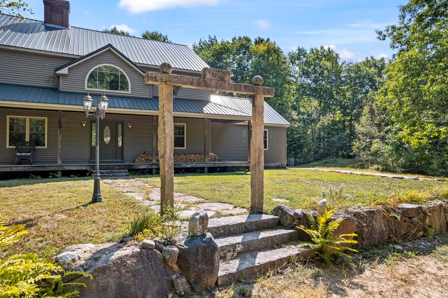 More Photos Of 41 Hobbs Rd, West Newfield Specialty For Sale