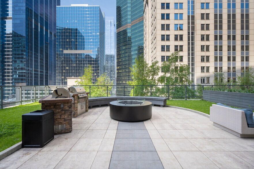 More Photos Of 210 N Wells St, Chicago Apartments For Lease