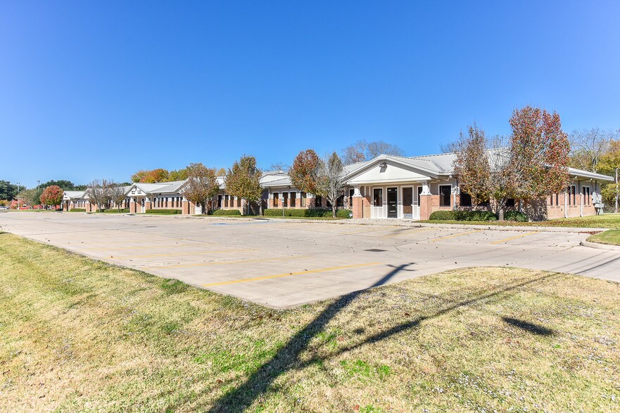 More Photos Of 5751 Blythewood St, Houston Unknown For Lease