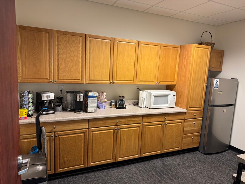 More Photos Of 707 W 700 S, Woods Cross Office For Lease