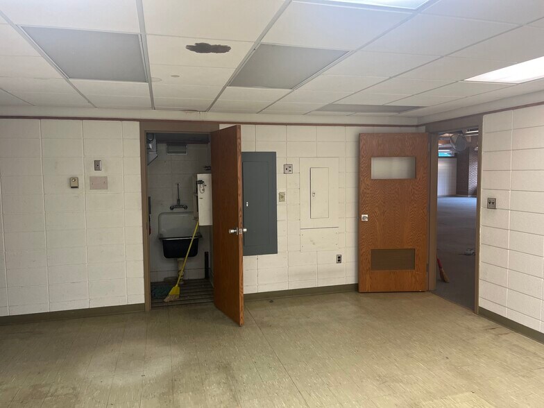 More Photos Of 111 N Main St, Mayville Public Library For Sale