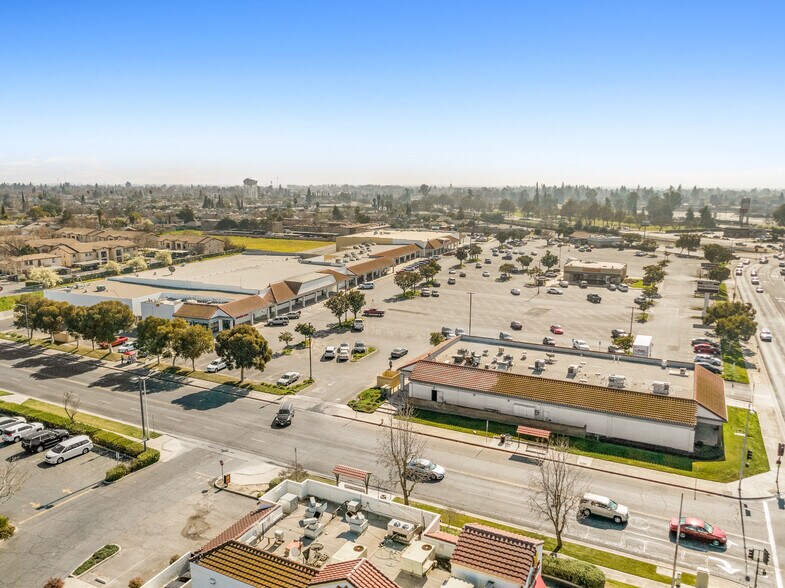 More Photos Of 1101-1143 Country Club Dr, Madera Unknown For Lease