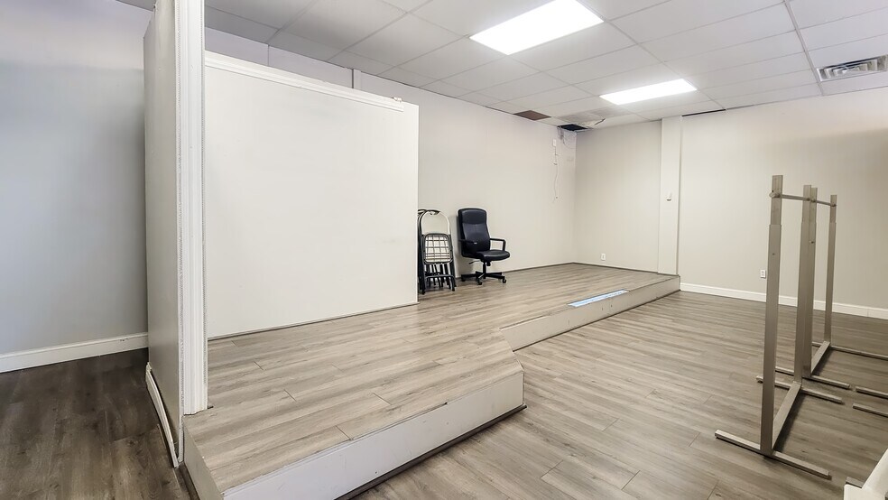 More Photos Of 5105 Reagan Dr, Charlotte Storefront Retail Office For Sale