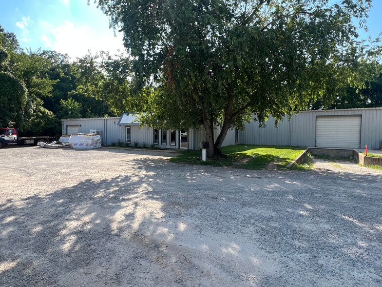 More Photos Of 587 Lovers Ln, Bowling Green Industrial For Lease