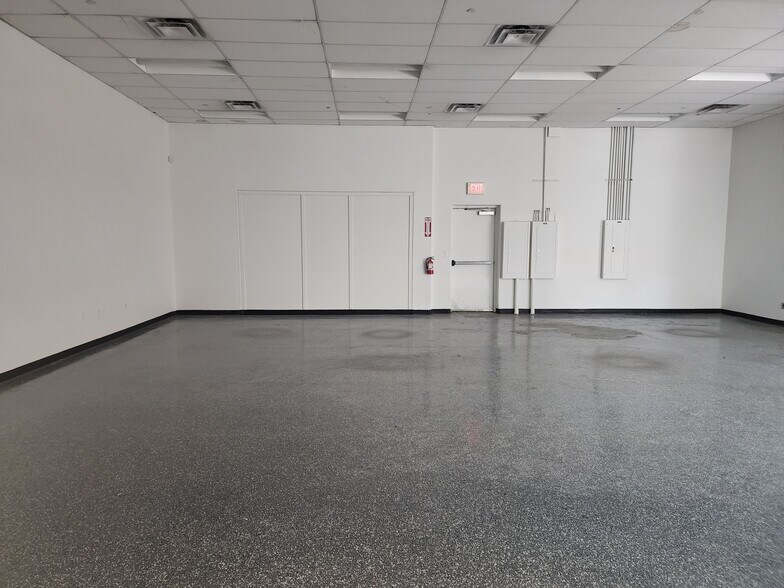 More Photos Of 2221 W Pecos Rd, Chandler Warehouse For Lease