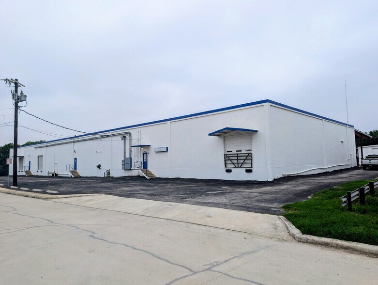 More Photos Of 0 I-35, San Antonio Warehouse For Lease