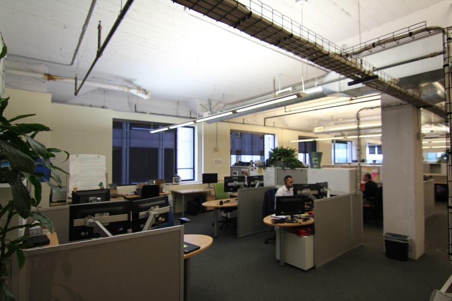 More Photos Of 300 California St, San Francisco Office For Lease
