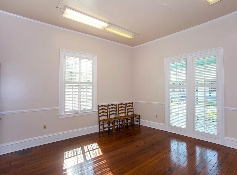 More Photos Of 245 Intendencia St, Pensacola Office Residential For Sale