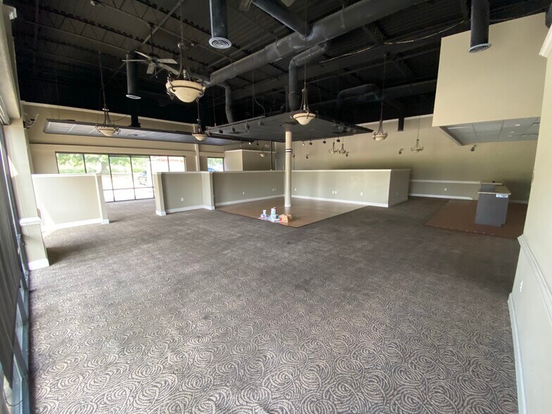 More Photos Of 150 Athens Hwy, Loganville Storefront For Lease