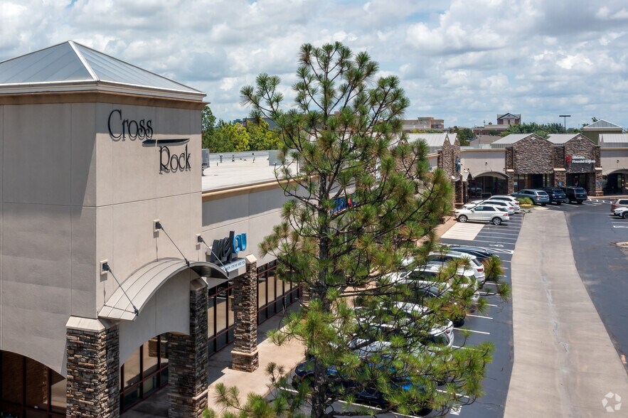 More Photos Of 3521-3561 W Memorial Rd, Oklahoma City General Retail For Lease