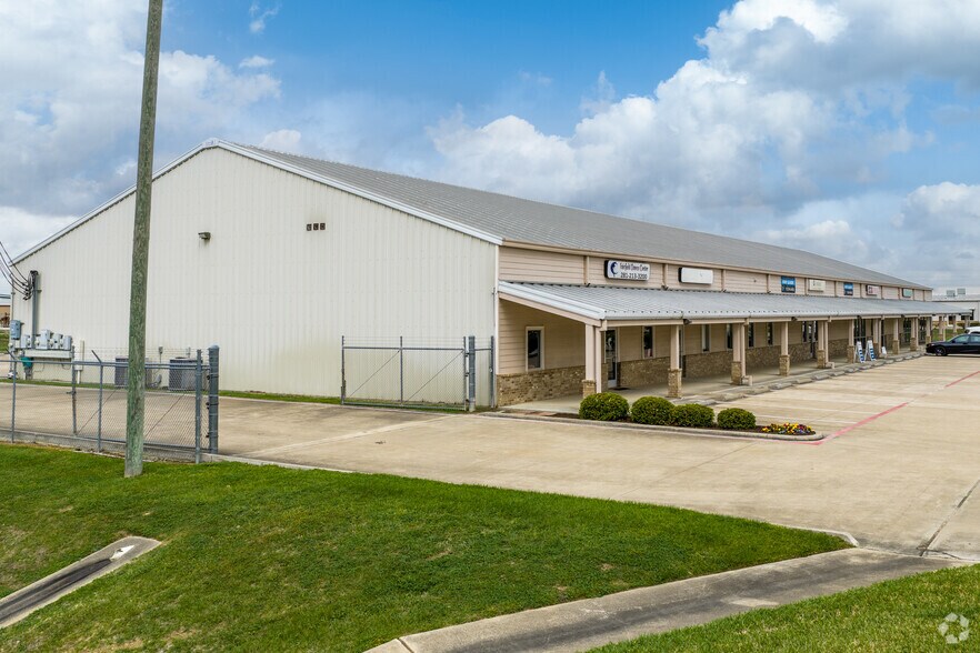 Primary Photo Of 16333 Mueschke Rd, Cypress Flex For Lease