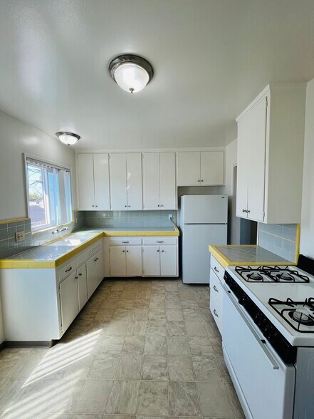 More Photos Of 1179 Felspar St, San Diego Apartments For Sale