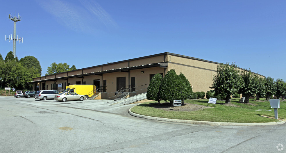 Primary Photo Of 3439 Northbend Cir, Alcoa Warehouse For Lease