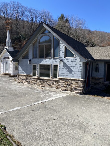 Primary Photo Of 5058 Hwy 321, Blowing Rock Flex For Sale