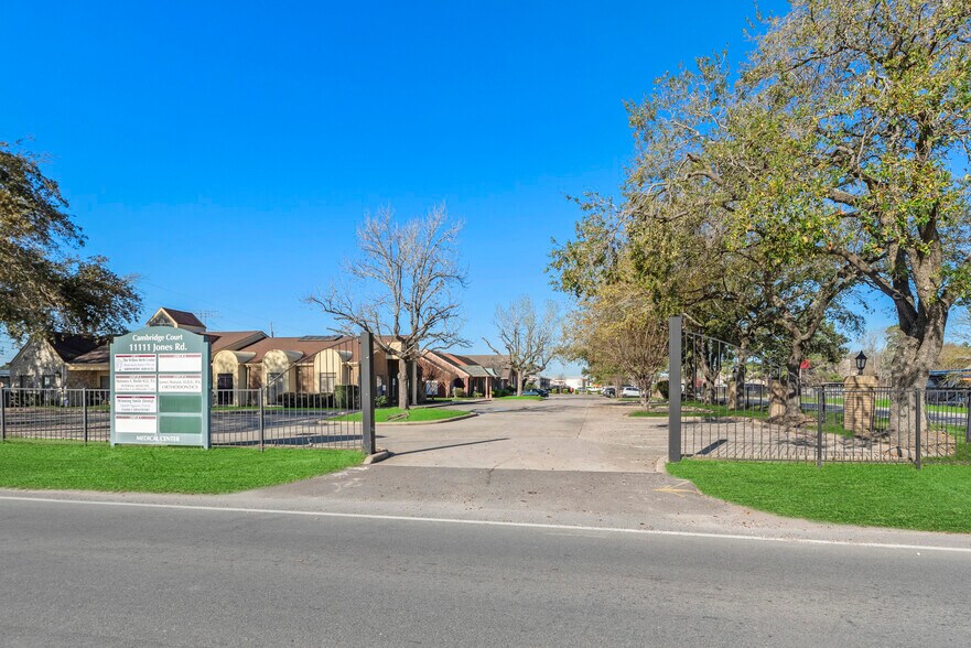 More Photos Of 11111 Jones Rd, Houston Medical For Sale