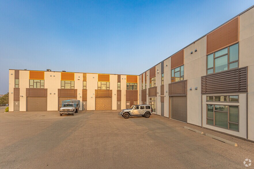 More Photos Of 150 Broadway Cres, Sherwood Park Light Manufacturing For Sale