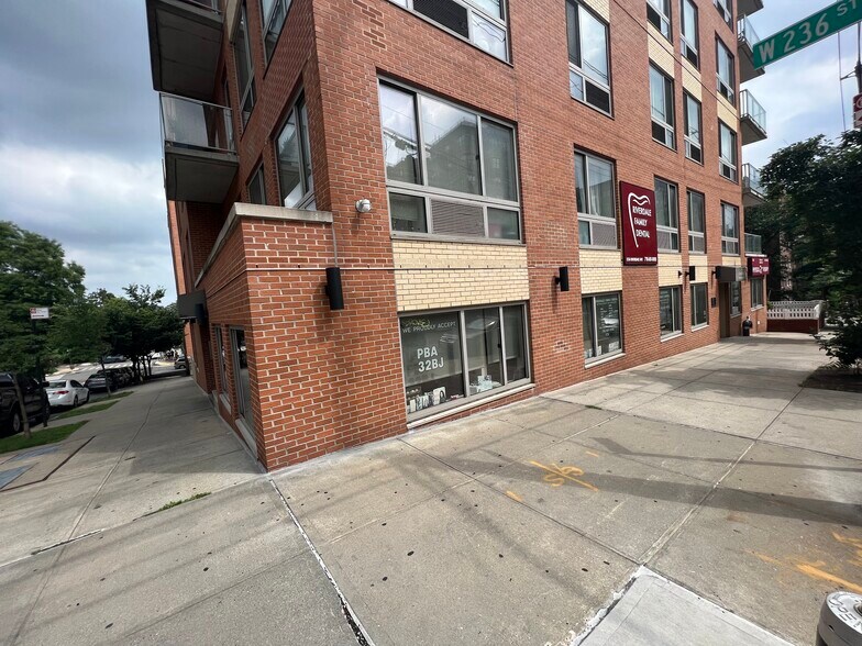 More Photos Of 3534 Riverdale Ave, Bronx Rehabilitation Center For Lease