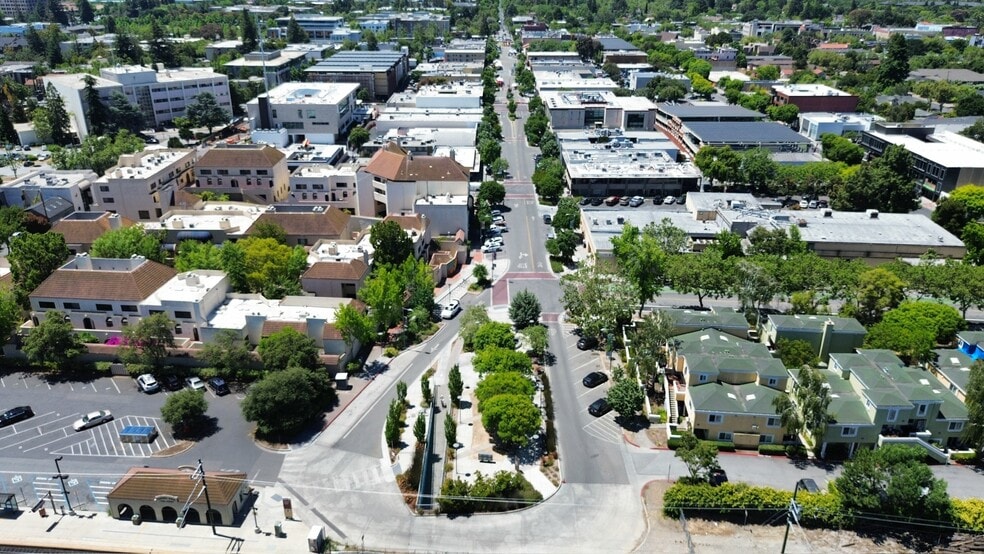 More Photos Of 2401-2417 Park Blvd, Palo Alto Office For Sale