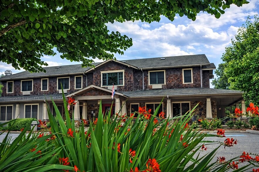 More Photos Of 9400 US-19 W, Bryson City Hotel For Sale