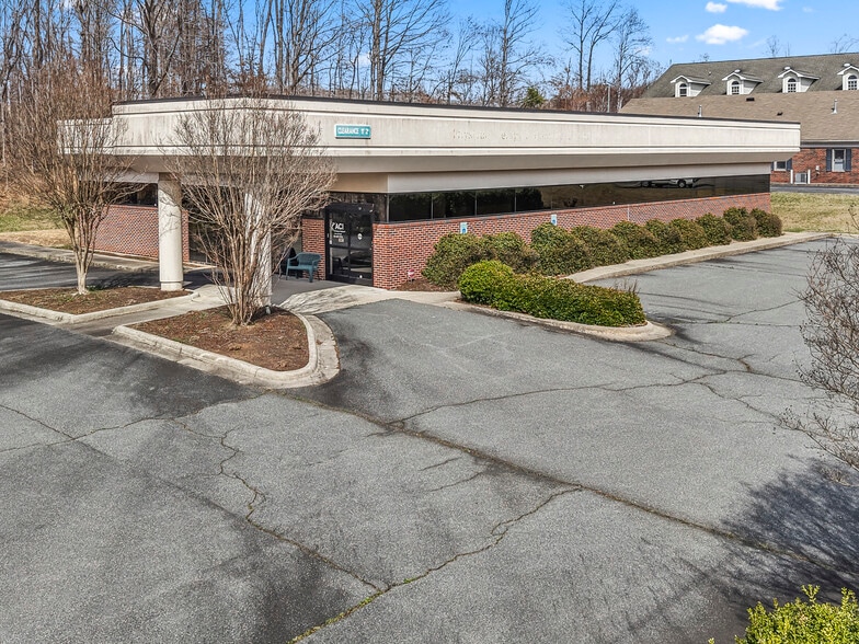 Primary Photo Of 257 W Kings Hwy, Eden Medical For Sale