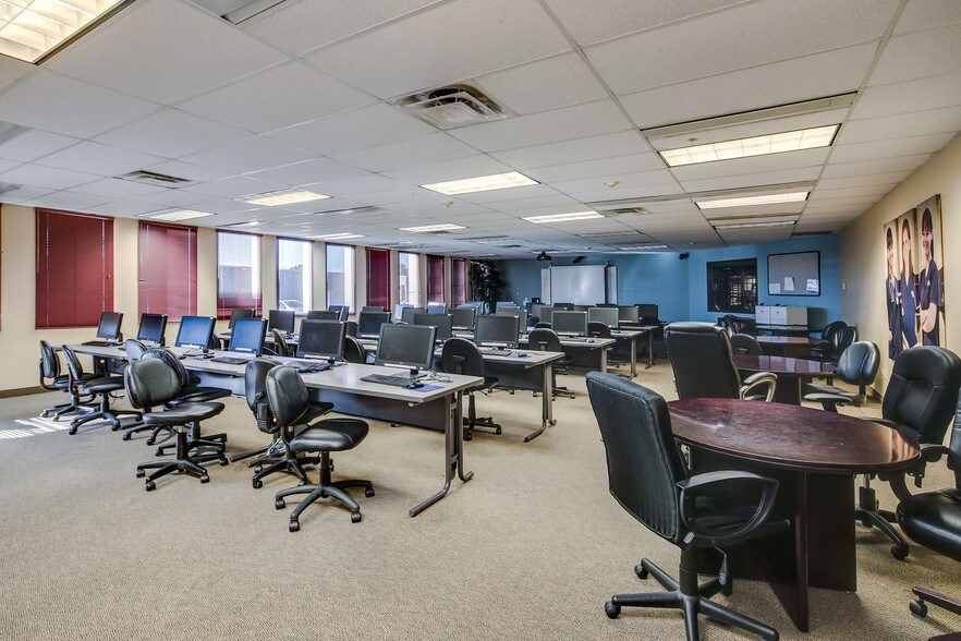 More Photos Of 7475 Dakin St, Denver Office For Lease