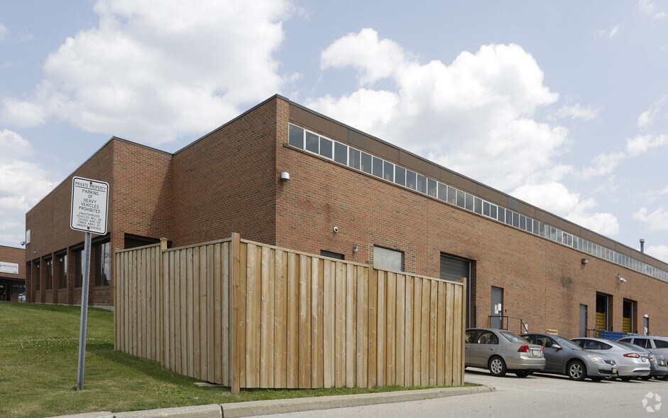 More Photos Of 3688 Nashua Dr, Mississauga Warehouse For Lease