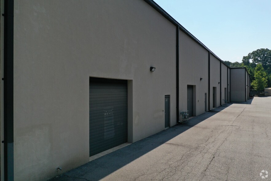 More Photos Of 1384 Buford Business Blvd, Buford Warehouse For Lease