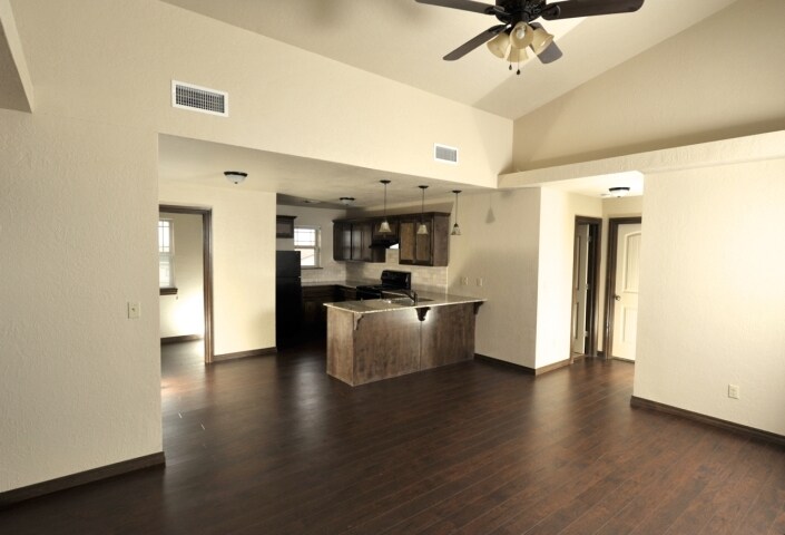 More Photos Of 111 E St, Elgin Apartments For Sale