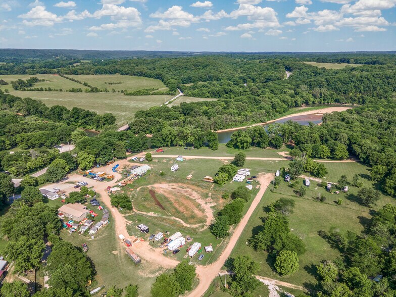 More Photos Of 1254 Hooten Town Rd, Crane Trailer Camper Park For Sale