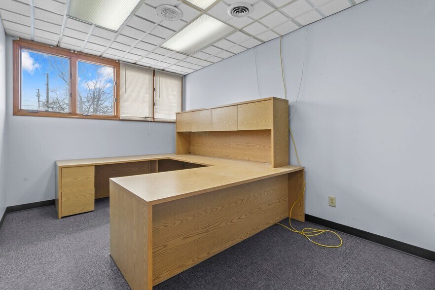 More Photos Of 1301 S 6th St, Noblesville Manufacturing For Sale